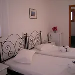 Roussos 4*