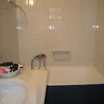 Roussos 4*