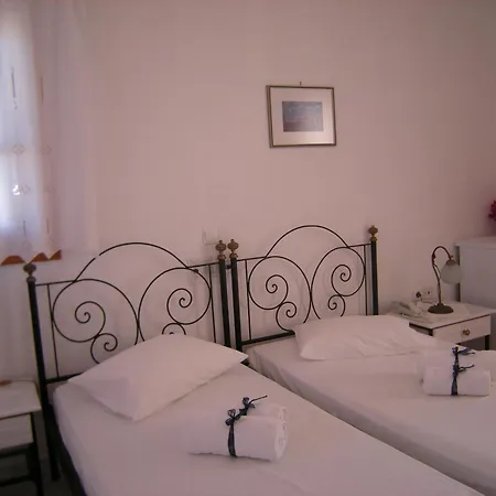 Roussos Νάουσα