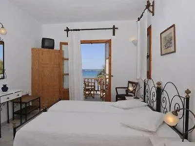 Πανσιόν Roussos 2*