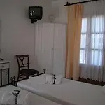 Roussos Naousa (Paros)