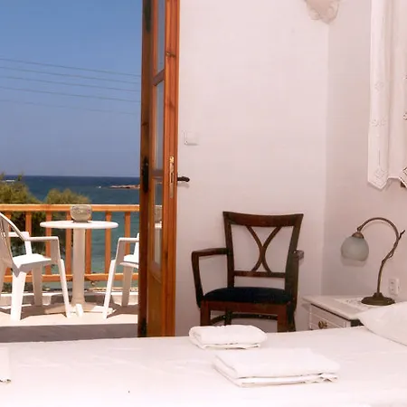 Roussos Guest house Naousa (Paros)