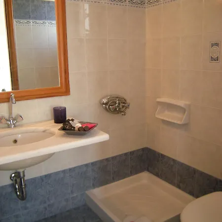 Roussos 4* Naousa (Paros)