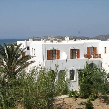 Roussos Guest house Naousa (Paros)