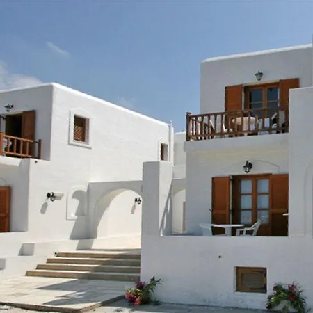 Roussos Guest house Naousa (Paros)