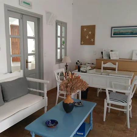 Guest house Roussos 4*