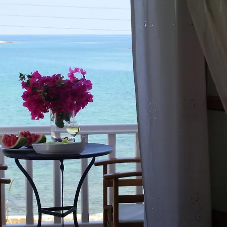 Roussos Guest house Naousa (Paros)