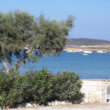 Roussos Guest house Naousa (Paros)