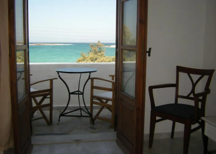 Πανσιόν Roussos