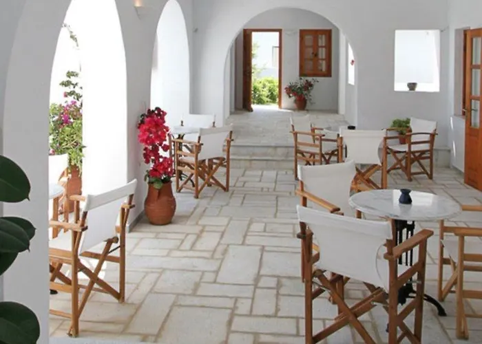 Roussos Πανσιόν