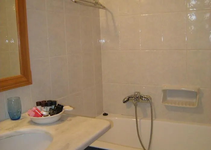 Roussos Πανσιόν