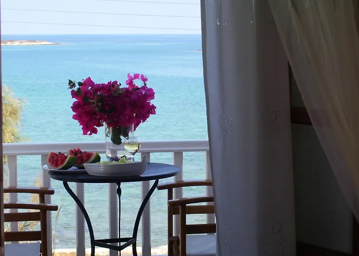 Roussos Πανσιόν Νάουσα